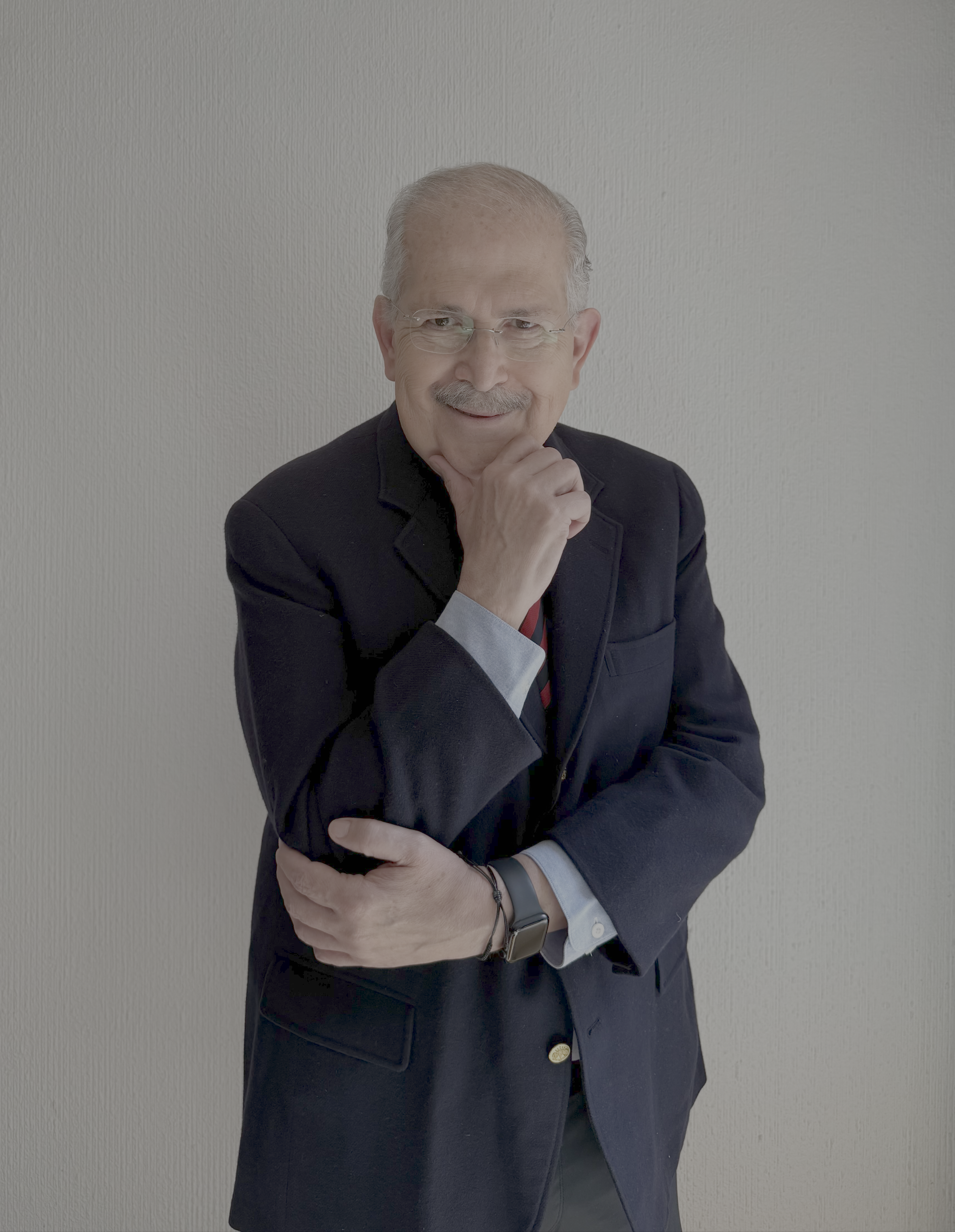 Dr. Carlos Ruiz González